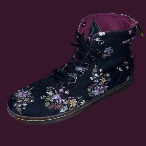 Dr. Martens Black Lace Up Boots Classic Style